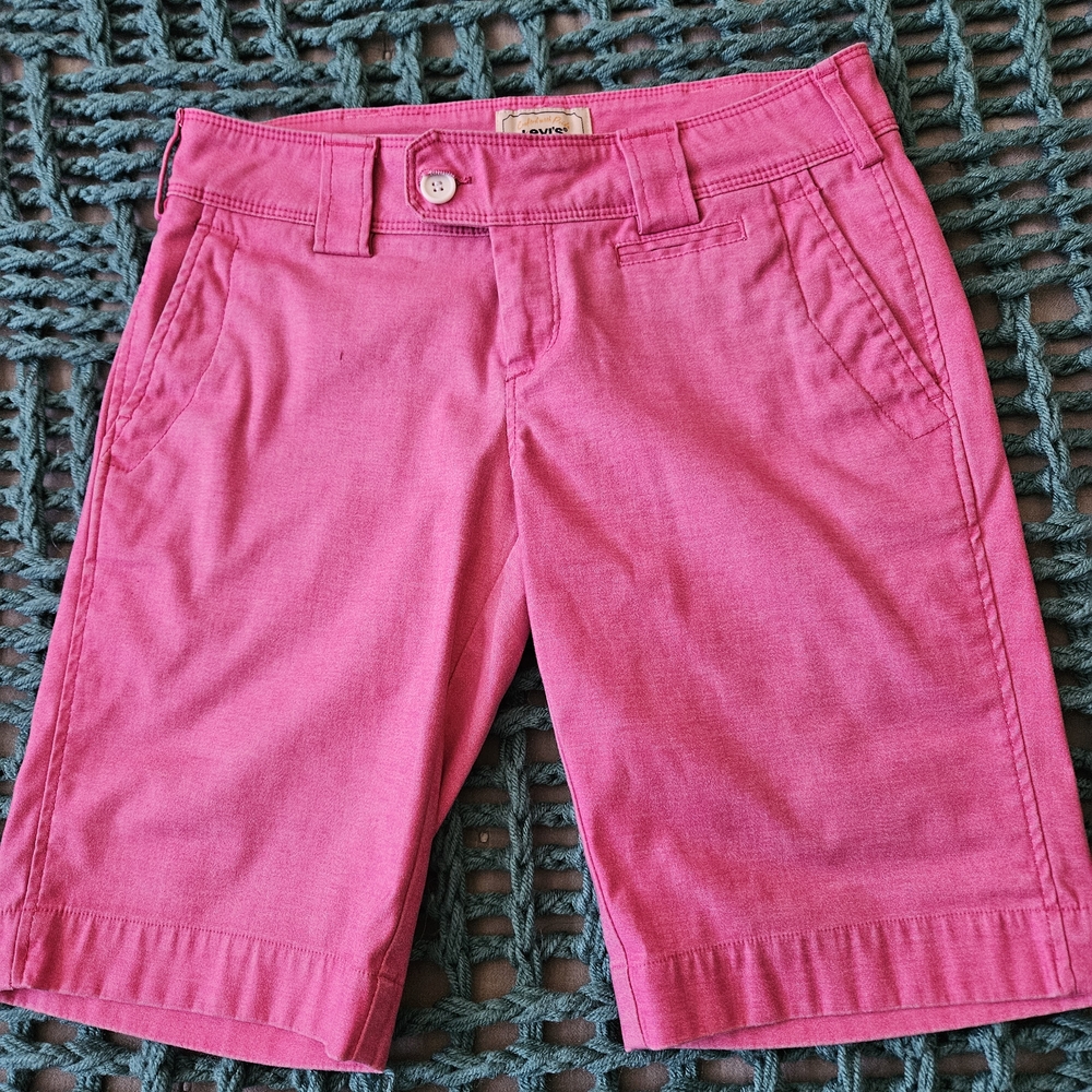 Levi's Bright Pink Women's Bermudas